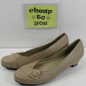 COMFORT WELL NUDE SHOES SIZE 11M